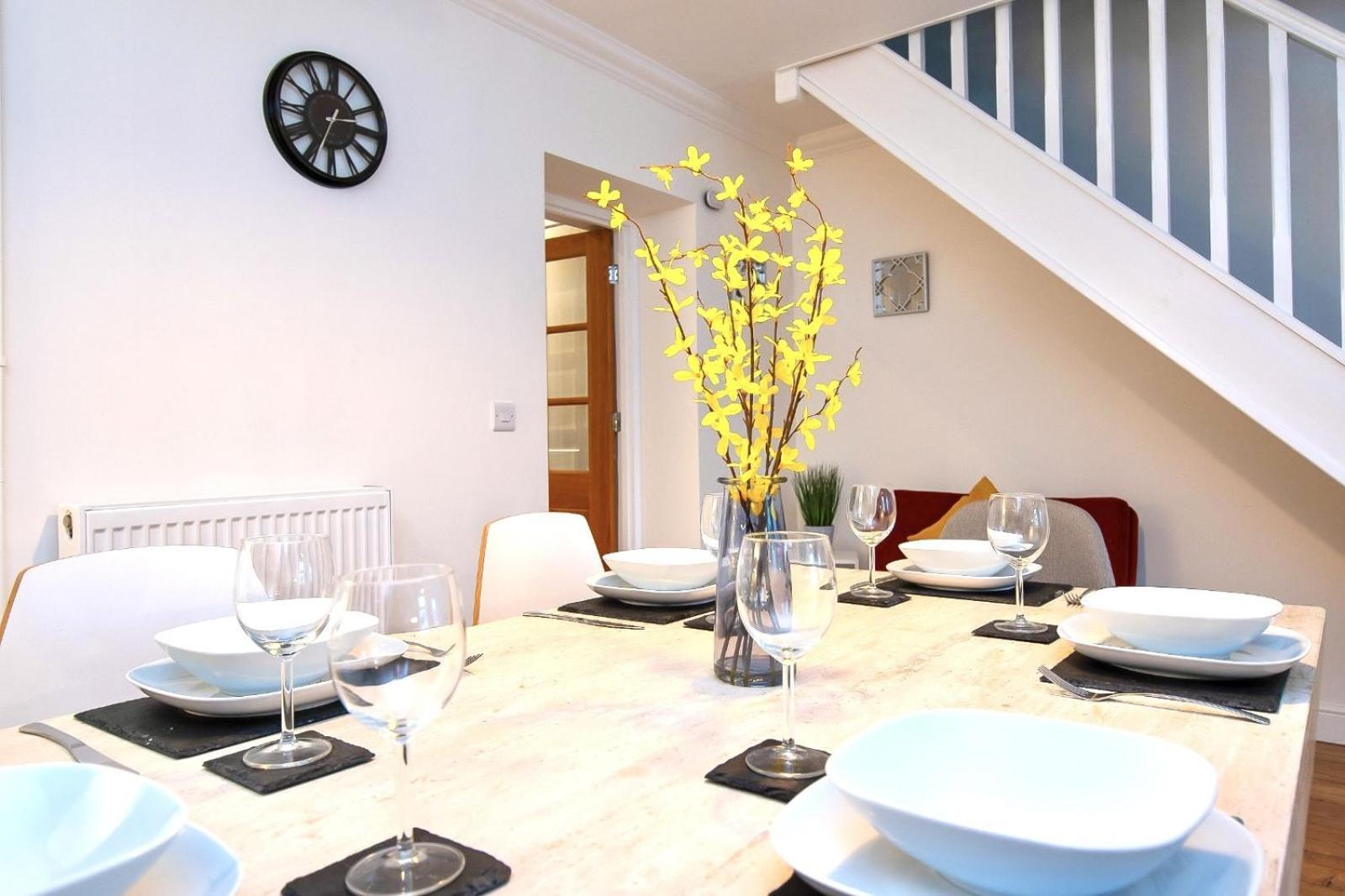 Casa One Hundred - A Beautiful 4 Bed House On The Beach Front Суонзи Екстериор снимка